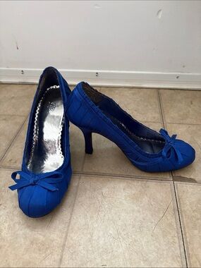 Royal blue heels with bow